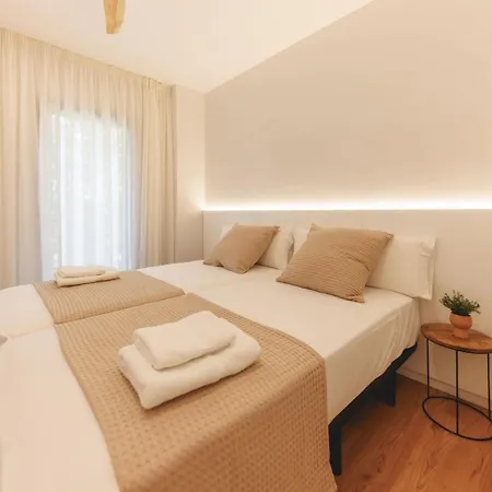 Апартаменти Bravissimo Devesa, 3 Bedrooms And Near The Parc Жерона